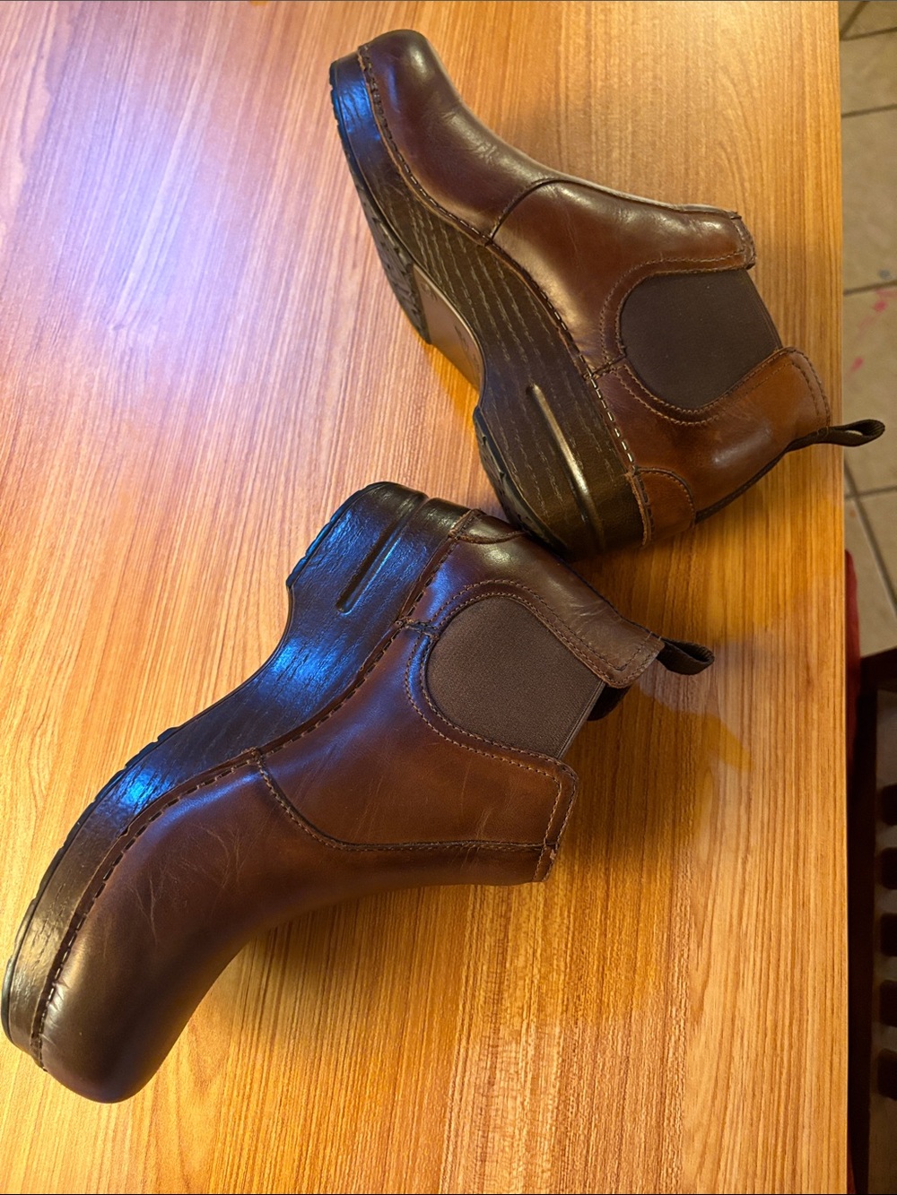 Dansko Women’s Brown Leather Chelsea Ankle Boots - Picture 7 of 9